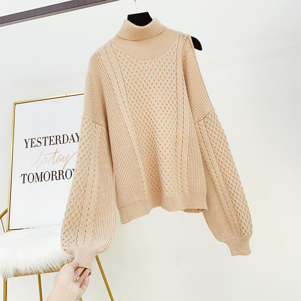 Γυναικείο κομψό πουλόβερ  με υψηλό γιακά και ωμοπλάτη