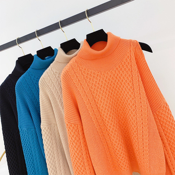 Γυναικείο κομψό πουλόβερ  με υψηλό γιακά και ωμοπλάτη