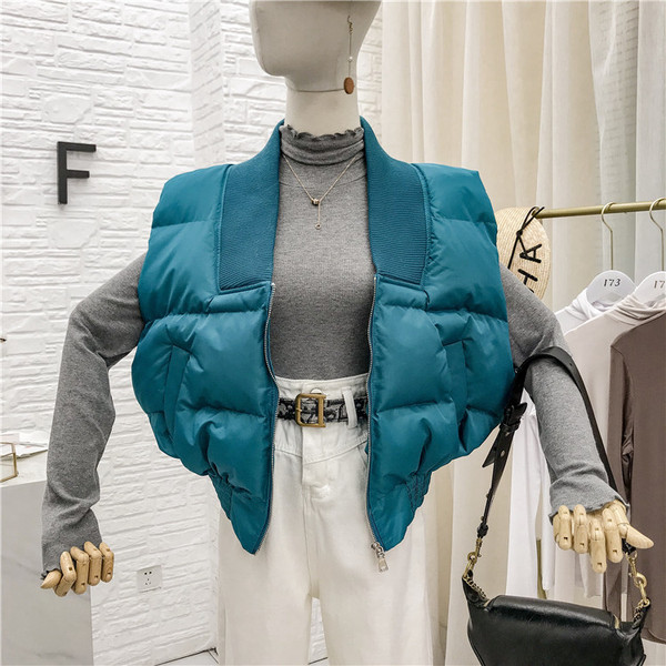 Νέο μοντέρνο γυναικείο γιλέκο με τσέπες σε τρία χρώματα