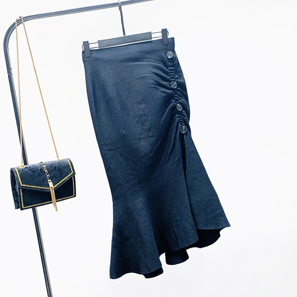 Fusta dama in carouri model asimetric