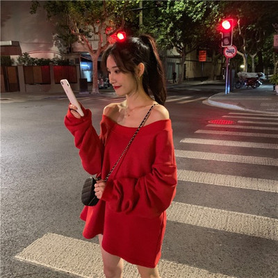 Szürke, piros és rózsaszín széles női blúz ejtett váll