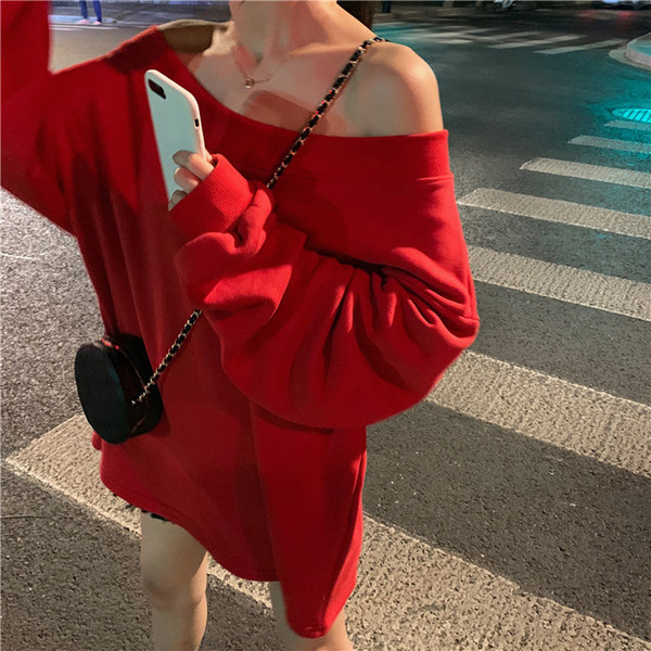 Szürke, piros és rózsaszín széles női blúz ejtett váll