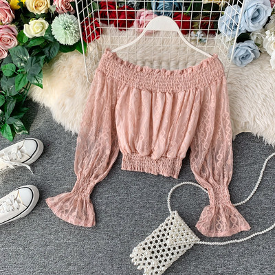 Γυναικεία μπλούζα με γυμνούς ώμους και μακριά μανίκια σε λευκό, μαύρο και ροζ χρώμα