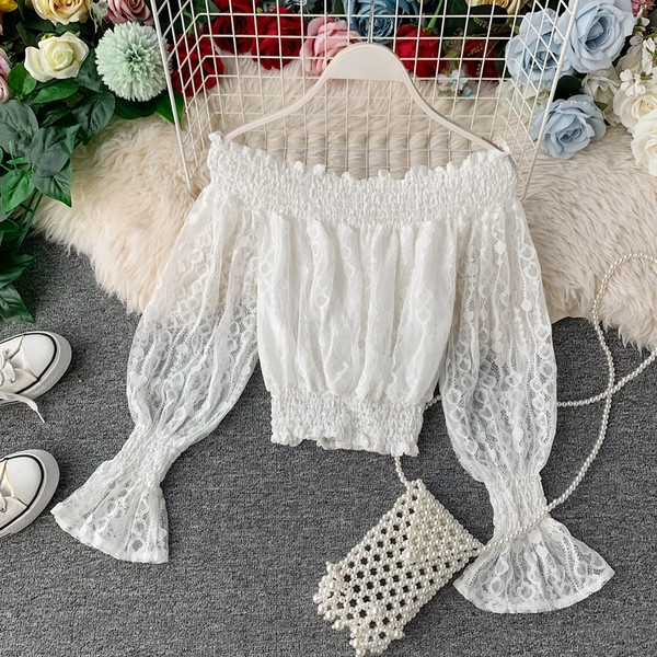 Γυναικεία μπλούζα με γυμνούς ώμους και μακριά μανίκια σε λευκό, μαύρο και ροζ χρώμα