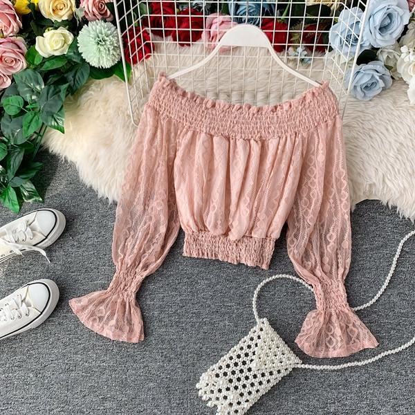 Γυναικεία μπλούζα με γυμνούς ώμους και μακριά μανίκια σε λευκό, μαύρο και ροζ χρώμα