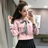 Cămașă elegantă de damă, cu o panglică la guler, în roz și alb