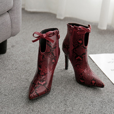 Μοντέρνα γυναικεία παπούτσια με ψηλό τακούνι