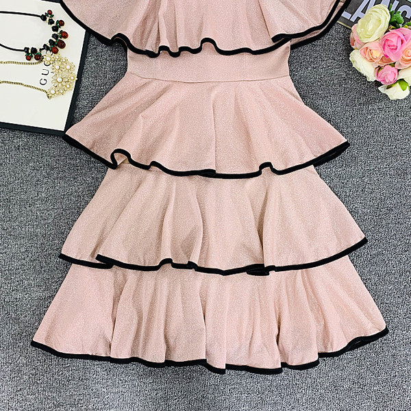 Model rochie de dama croiala in negru si roz