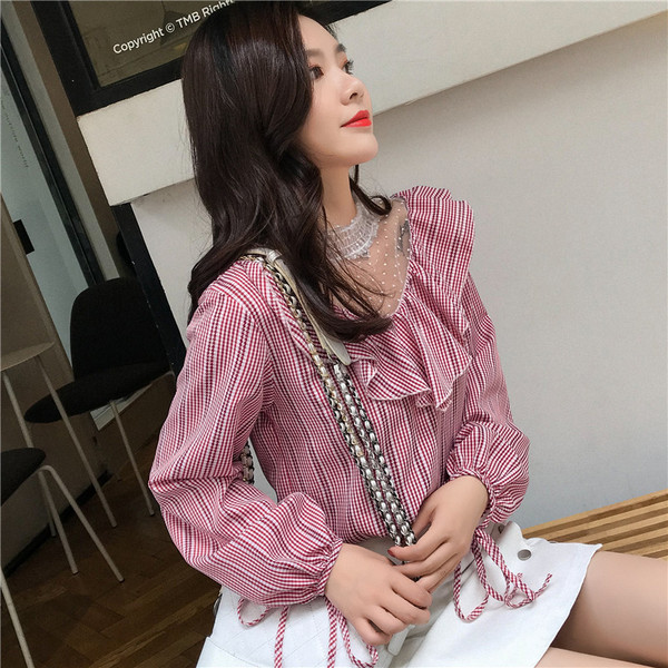 Cămașă modernă de damă cu cravate și dantelă în albastru și roz