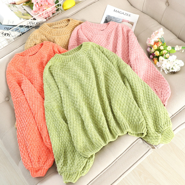 Γυναικείο πουλόβερ με στρογγυλό λαιμόκοψη σε διάφορα χρώματα