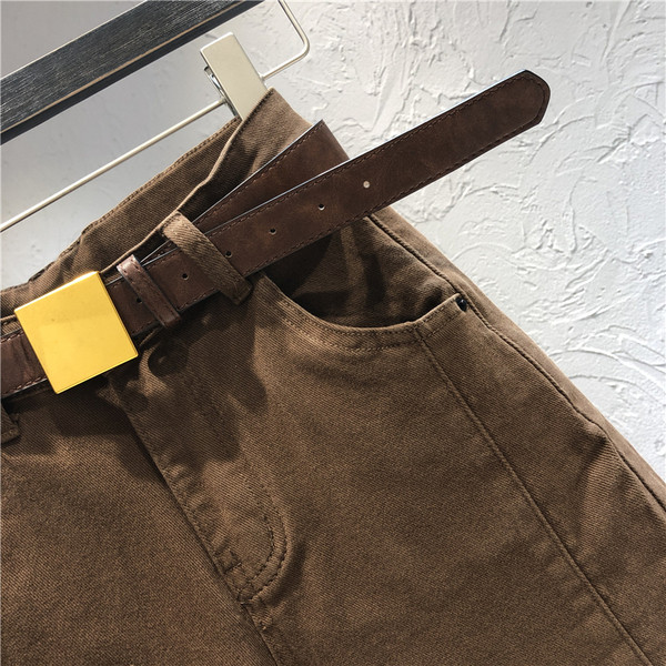 Női alkalmi farmer magas derékkal és övvel barna és bézs színben