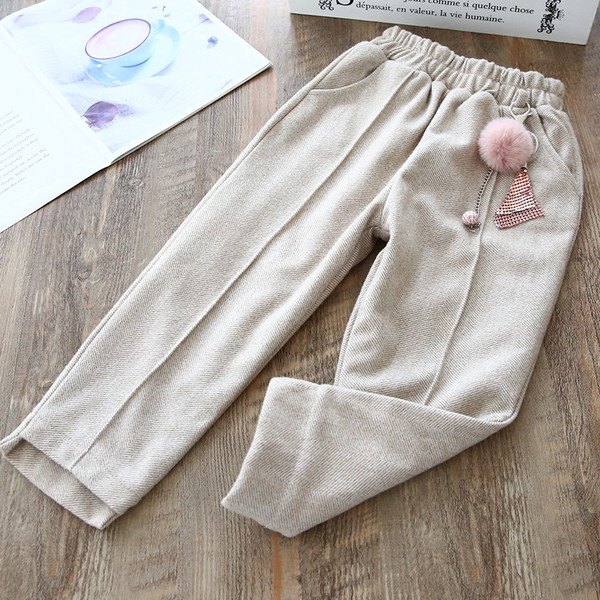 Model nou de pantaloni copii pentru fete cu buzunare