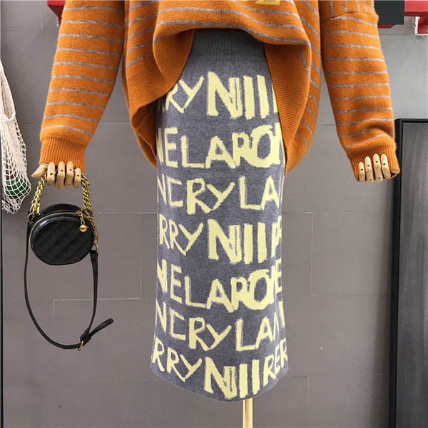 Feliratos, magas derékú női szoknya három színben