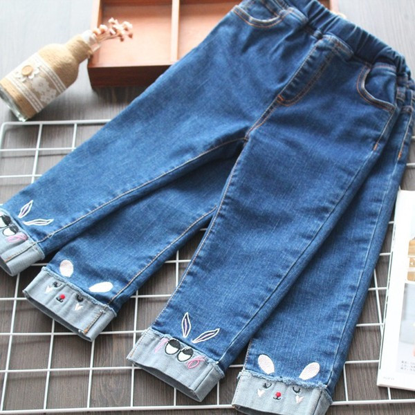 Κορυφαία παιδικά τζιν με μπλε κέντημα - για κορίτσια