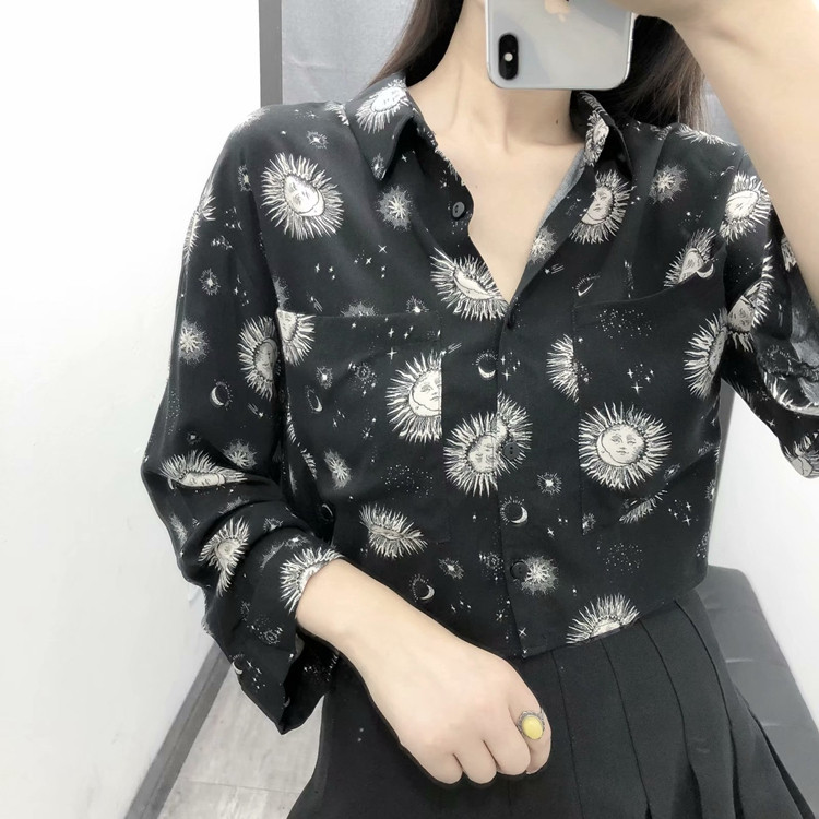 Cămașă scurtă de damă cu guler clasic și buzunare de culoare neagră