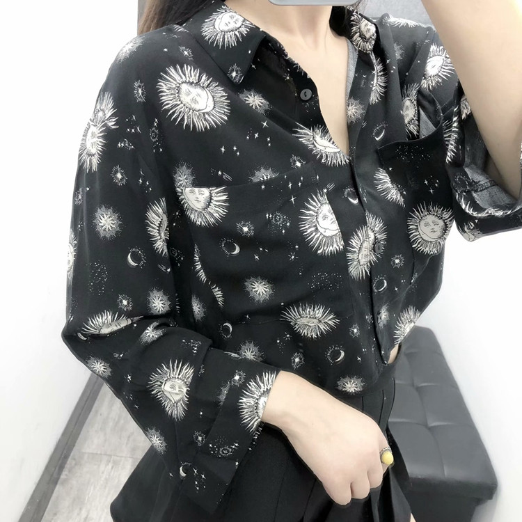 Cămașă scurtă de damă cu guler clasic și buzunare de culoare neagră