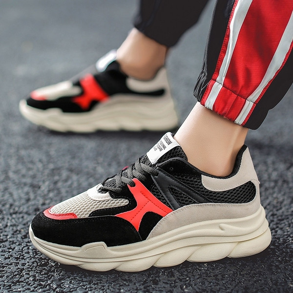 Model NOU de adidasi barbati cu talpa groasa in alb si negru