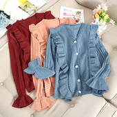 Modern női mellény spitz nyakkivágással és gombokkal