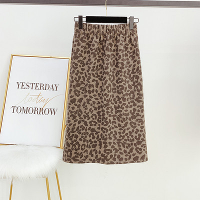 Μοντέρνο γυναικείο φόρεμα λεοπάρδαλης σε διάφορα χρώματα