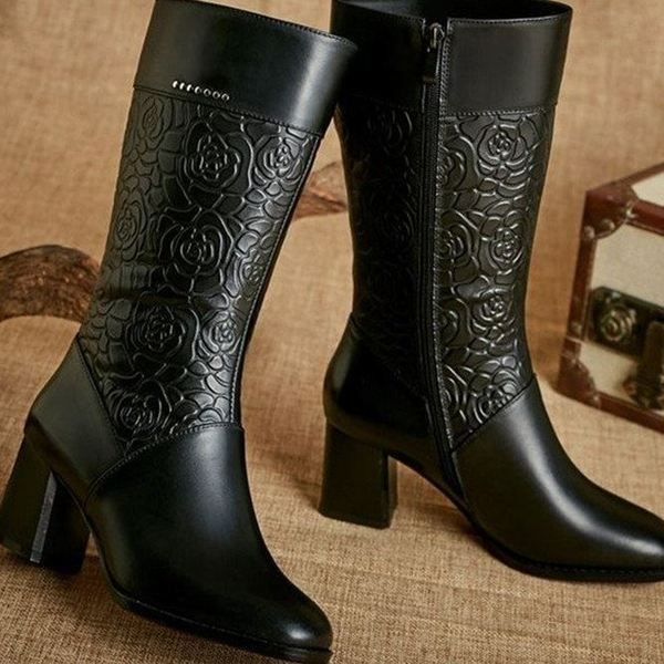 Modern női csizma vastag sarkú barna és fekete színben