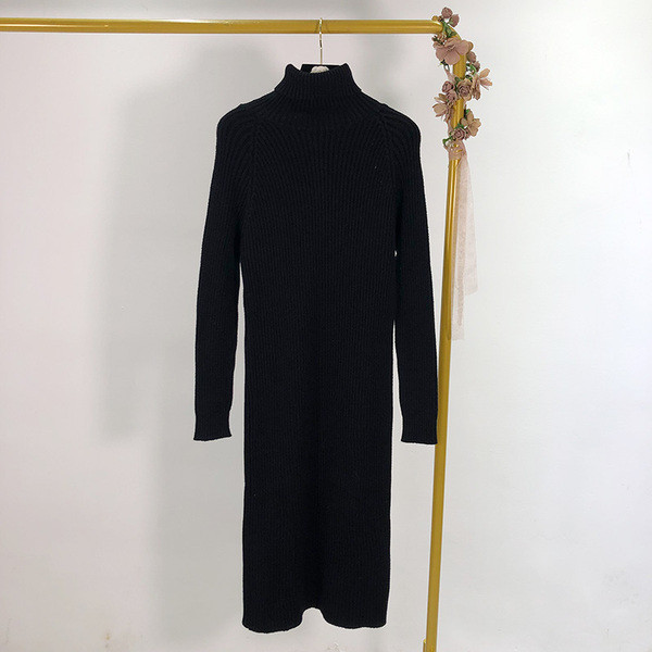 Hosszú kötött ruha pólógallérral, négy színben