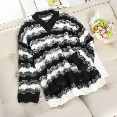 Μοντέρνο γυναικείο πουλόβερ με λαιμόκοψη σε διάφορα χρώματα