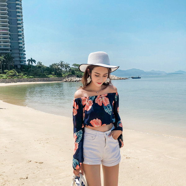 Γυναικεία μπλούζα με μανίκι λωτού και πολύχρωμη εφαρμογή