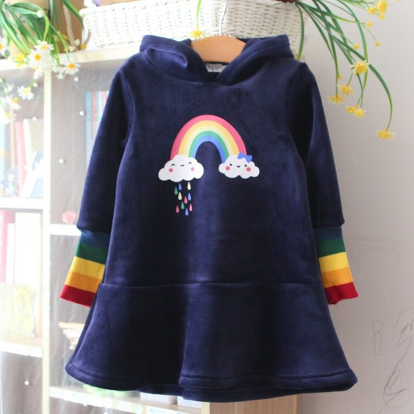 Új modell alkalmi gyerekruha rátéttel - szabású modell kék és rózsaszín színekben