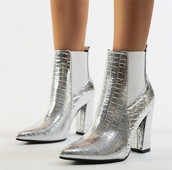 Casual γυναικείες μπότες από οικολογικό δέρμα σε μαύρο και ασημί χρώμα