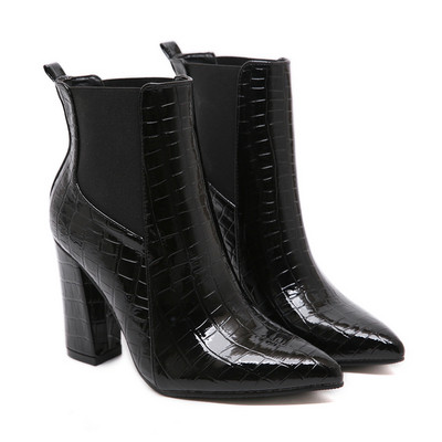 Casual γυναικείες μπότες από οικολογικό δέρμα σε μαύρο και ασημί χρώμα