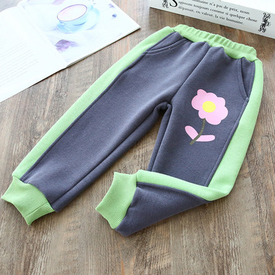 Modern gyerek fehérnemű virágos motívummal és szegéllyel lányoknak