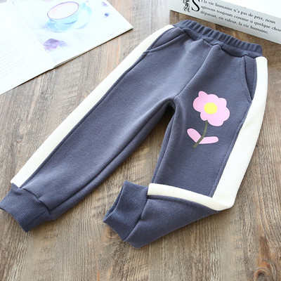 Modern gyerek fehérnemű virágos motívummal és szegéllyel lányoknak