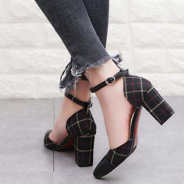 Pantofi dama in carouri cu toc gros in negru si bej