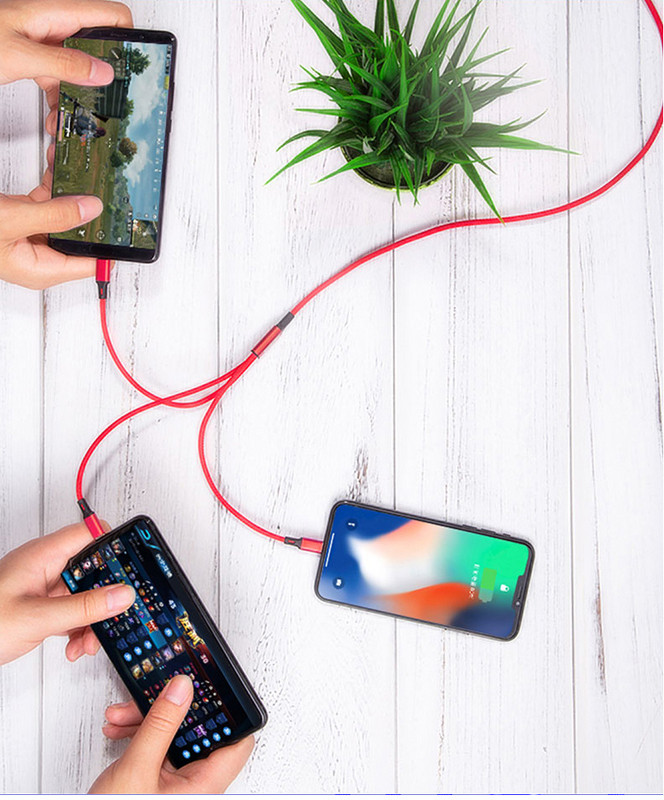 Многофункционален кабел за зареждане на Android и IOS -TYPE-C, Micro USB, Lighting в червен цвят