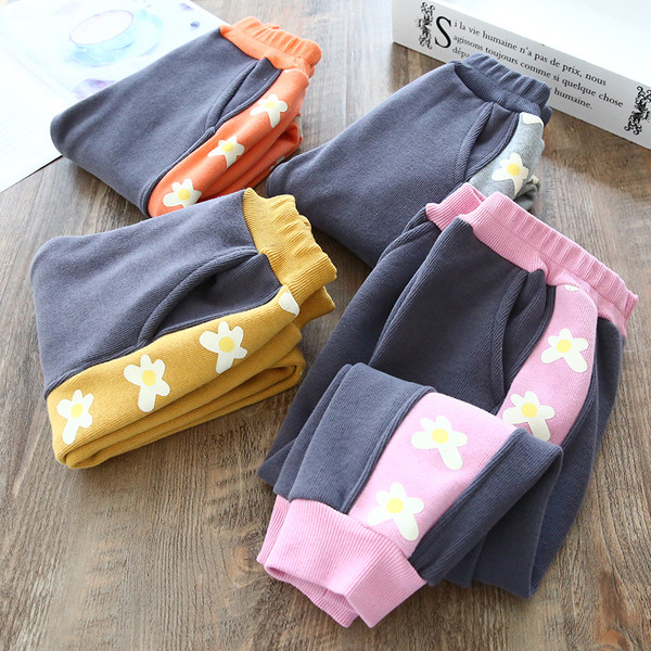 Μοντέρνο αθλητικό παντελόνι με μοτίβο λουλουδιών για κορίτσια