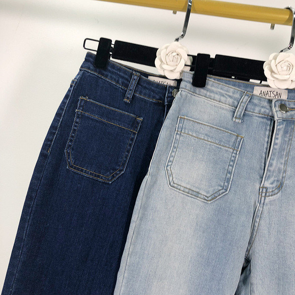 Kék színű, zsebes női farmer - egyenes modell