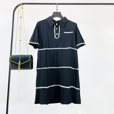 Γυναικείο casual φόρεμα με κοντό μανίκι - ευρύ μοντέλο