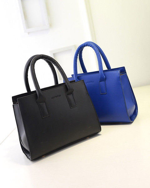 Geanta de dama eleganta in alb, negru, rosu si albastru