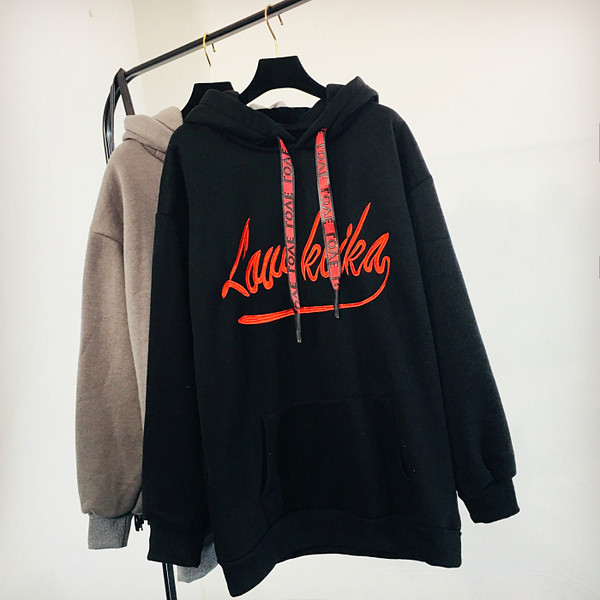 Γυναικείο φούτερ με έγχρωμη εφαρμογή σε πράσινο και μαύρο χρώμα