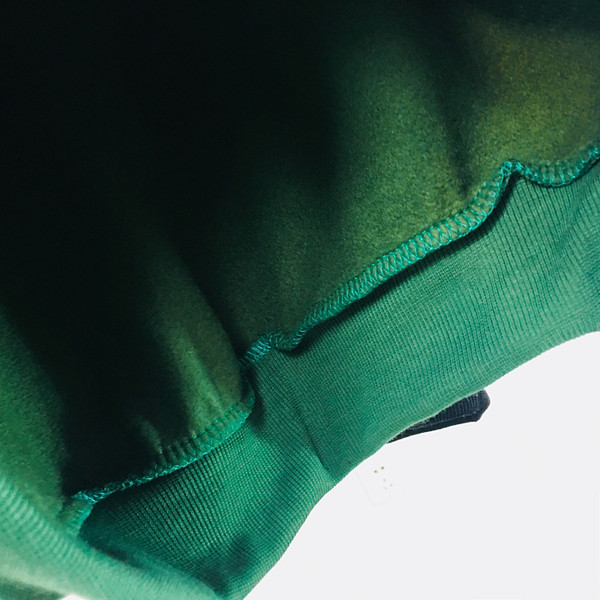 Γυναικείο φούτερ με έγχρωμη εφαρμογή σε πράσινο και μαύρο χρώμα