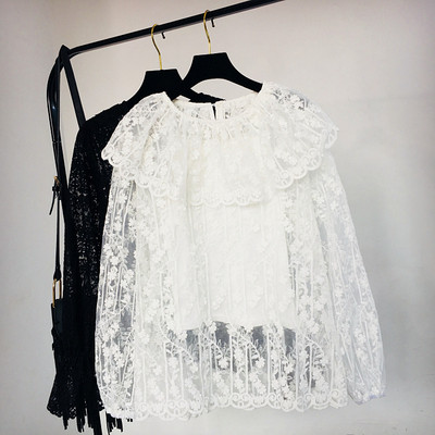 Bluză de damă din dantelă cu mâneci lungi în negru, alb și bej