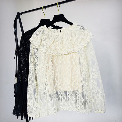 Bluză de damă din dantelă cu mâneci lungi în negru, alb și bej