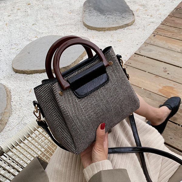 Geanta de dama moderna cu manere lungi si scurte in trei culori