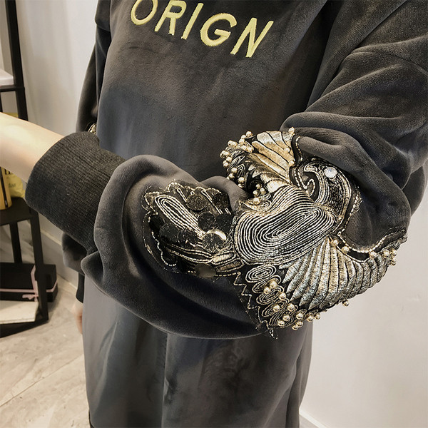 Γυναικεία casual μπλούζα με μακριά μανίκια και κεντήματα σε δύο χρώματα