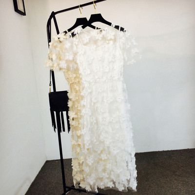 Κομψό γυναικείο φόρεμα με κεντήματα κίτρινο και πορτοκαλί χρώμα