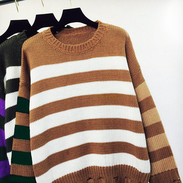 Alkalmi női csíkos pulóver kerek nyakkivágással