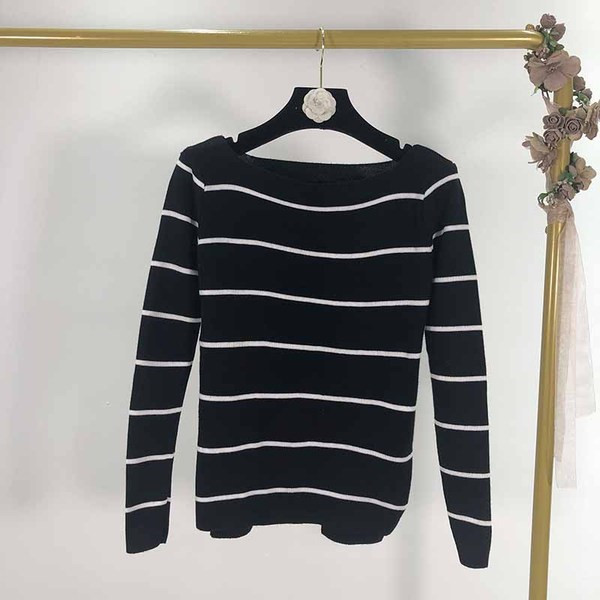 Γυναικεία ριγέ μπλούζα σε λευκό, γκρι και μαύρο χρώμα