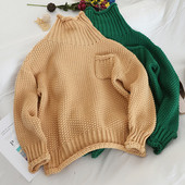 Aktuális női pulóver magas gallérral és zsebbel, különböző színekben