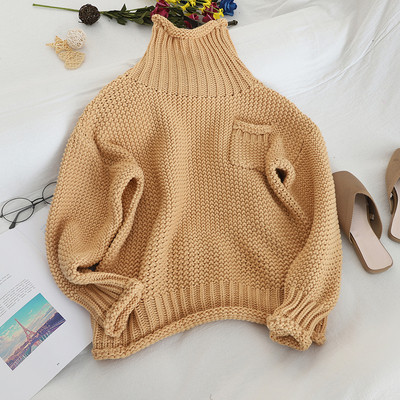 Aktuális női pulóver magas gallérral és zsebbel, különböző színekben