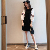 Női alkalmi ruha fekete színben, széles ujjal